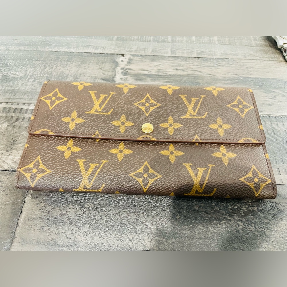 Louis Vuitton Sarah wallet